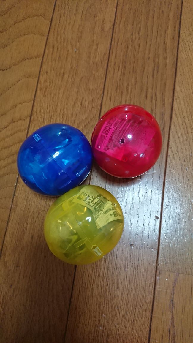 ビックカメラに寄り、ガチャガチャ3回やりました。