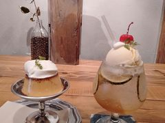 太陽にあたりすぎて疲れたので、カフェへ。
かわいいプリンとレモネードでリフレッシュ。