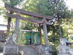 少し移動して、諏訪大社上社・前宮。
自然あふれる所で、とても神聖な気持ちになりました。