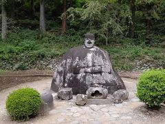 万治の石仏。お参りの作法があります。