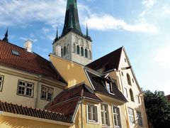 聖オラフ教会の塔。修復感満載です。継ぎ接ぎなのが、一目瞭然＾＾