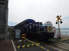 ノーフォーク広場駅にたどり着いた時、丁度門司港レトロ観光線の列車がやって来た。