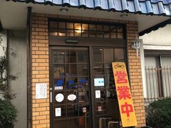 ダムから３０分ほどで「東大門」というお店に到着。
精肉店からの肉使っているそうで、非常に評判がよさげでした。