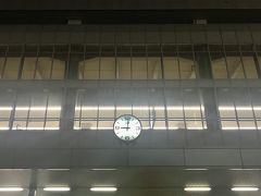 まだ21時だというのに、人気の少ない博多駅。
今年は、クリスマスの華やかなイルミネーションが見られるのかな。

