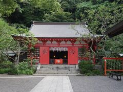 日本三天神様の一社、荏柄天神社へ。