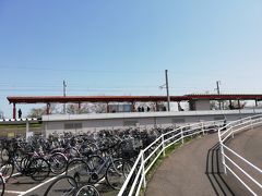 目指すは祐徳稲荷神社です。
当初肥前鹿島駅から路線バスを考えていましたがバスの本数が驚く程少ない事に気付きました。
移動等考えたら現地滞在時間は1時間に満たないので困りました。
駅前をウロウロしていたらレンタルサイクルを発見しました。
5km程度でしたのでレンタルサイクルを利用する事にしました。