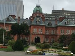 時計台から歩いてすぐ近くに
北海道庁赤れんが庁舎 (旧本庁舎)があります