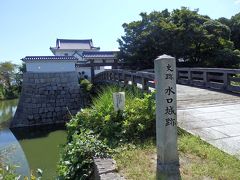 〆はやっぱり城でしょう。

水口城
江戸幕府3代将軍徳川家光（とくがわいえみつ）が上洛の際の宿館として築城された後、水ロ藩2万5千石の居城となり、湧水を利用した薬研堀（やげんぼり）に水をたたえていたことから「碧水城（へきすいじょう）」の別名がありました。
（ウェブサイトより）