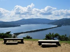 お寺見学から再びバスで笠松公園まで戻り、お決まりの股のぞき
