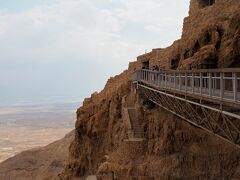 着きましたが、余りに広くどこが見どころというのも分からないので、とりあえず道なりに一周歩いてみることに。