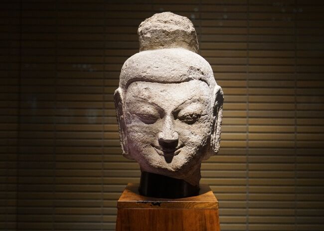 ガンダーラ美術　1600年前の仏教彫刻の　を精巧に再現した仏頭カラチ国立博物館蔵 ガンダーラ美術 1600年前の仏教彫刻の を精巧に再現した仏頭