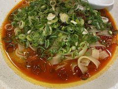 名古屋駅エスカ地下街で担々麺を。