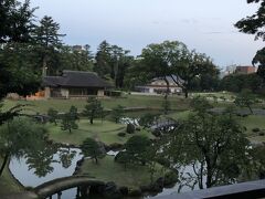 朝の金沢城公園