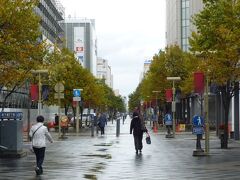 通り雨が降ってたようですね？…、
平日ともなれば行き交う人の多さも違いますね？～、平和通買物公園だっていつもの街の風景に戻ってます。
この変わらない光景が好きであの頃、何度も歩いたことか知れません。

＊詳細はクチコミでお願いします