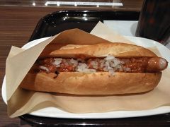 ●ドトールコーヒー＠羽田空港第1ターミナル

家を出るときに食べて、伊丹のラウンジでも、購入したパンをかじって、それでもお腹が空く…（笑）。
この後、ランチをする場所まで決めているのに、小腹が空きすぎて…誘惑に負けました。
ドトールコーヒーで、パンをがぶり（笑）。