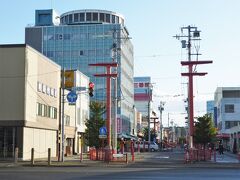 銀ビルの回転ラウンジは今観ても色褪せない景観でしょう！、

数年前に地元の高校生達が一日復活祭をやったそうですが、週末だけでもやって欲しいですね…。
銀座商店街まで来ましたのでちょっとぶらぶら歩きます～。

＊詳細はクチコミでお願いします