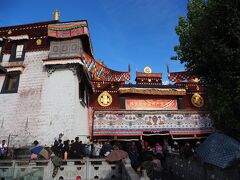 バルコル街はとてもチベットらしさが出てて、多くの観光客が訪れてます。