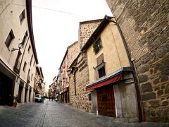 【トレドの街並み】

教会を筆頭に、博物館やら美術館なんかもたくさんある様です。