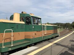 ツアーの送迎車で塘路駅まで送ってもらいカヌーツアー終了。
その後はこの「ノロッコ号」に乗ります。
思いの外早くの入線で頭からの絵が撮れませんでした。