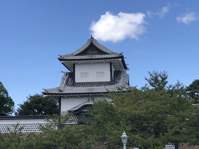 兼六園から金沢城公園へ。石川門から入ります。