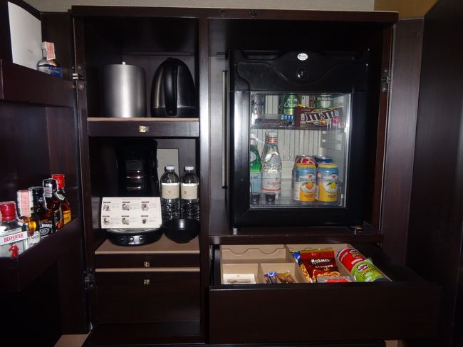 ミニバーとお茶コーナーです。