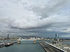 バルセロナ港に入港