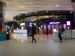 映画館詣で。新作は地元より早いので、旅先でもチェック。