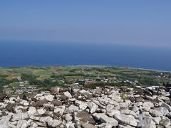 お次は、「宇江城城跡」です。山城跡で久米島を見渡せます。