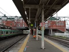 深谷駅に来ました。
電気機関車が通過しました。