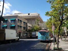 免税店、DFSの横から、アウトレット行きのバスが出ています。
バスのチケットもここで購入できます。