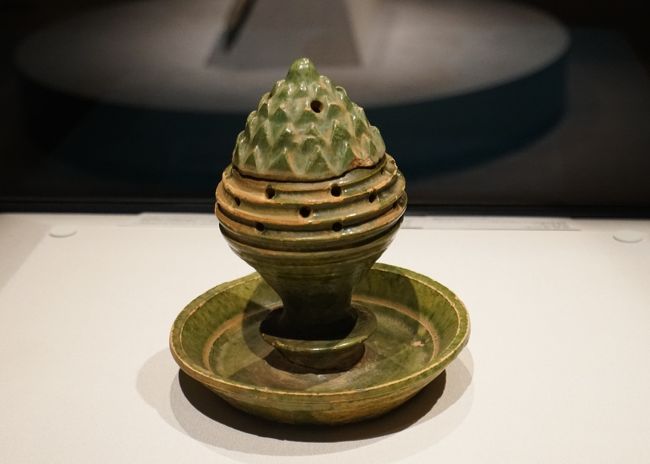 緑釉博山炉（伝楽浪古墳出土 楽浪・1～3世紀） 