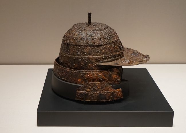 鉄製眉庇付冑（伝韓国東莱蓮山洞出土 三国時代(加耶)・5世紀 ）