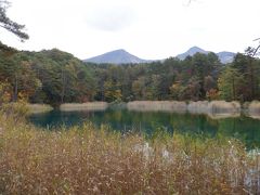 るり沼　こっちは普通の沼な色　瑠璃色に見える日もあるんでしょうか？