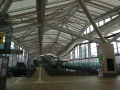 　心に余裕ができたので、感染予防に気を配りつつ、寄り道しながら帰ることにしました。
　大門からＪＲの浜松町駅に歩き、京浜東北線で高輪ゲートウェイ駅へ。５月に来た時は大荷物で充分見られず、今回再訪です。
