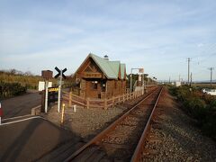 釧網本線の臨時駅、原生花園駅です
5月1日から10月31日の間のみの
営業だそうです