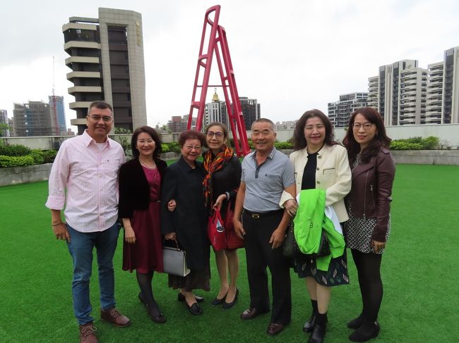 義母、妻、親戚に鏡台夫妻も加わり