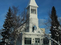 氷点下のなか、早速、街歩き(笑)
Immaculate Conception Catholic Parishという、カトリック教会。
中も拝見したかったのだが、寒さで開いてなかった←寒いからじゃない
