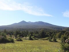 ２日目
前回は山頂で何も見えなかった八甲田山のリベンジに出発。
市内は曇りで天気が心配でしたが、近づくと晴れになりました。