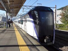 15:17
特急あずさ38号.新宿行が来ました。
いつもは外から眺めるだけのE353系。
今日は、富裕層に混じって乗りますよ。

③特急38M あずさ38号.新宿行
茅野.15:18→八王子.16:48
[乗]JR東日本:モハE353-4