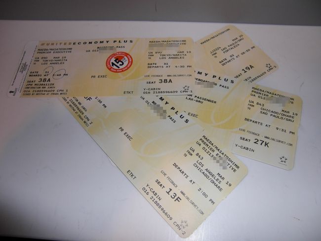 【３月１９日（木）】<br />　チェックインの際、最終目的地のフォルタレーザまでの搭乗券４枚が手渡された。<br /><br />　そんなわけで東京発ロサンゼルス行きに乗り込んだ。予約が簡単に取れた割には機内はほぼ満席だ。ロサンゼルスまでは１０時間。ワシントンまで飛ぶことを考えるとずいぶん楽だ。