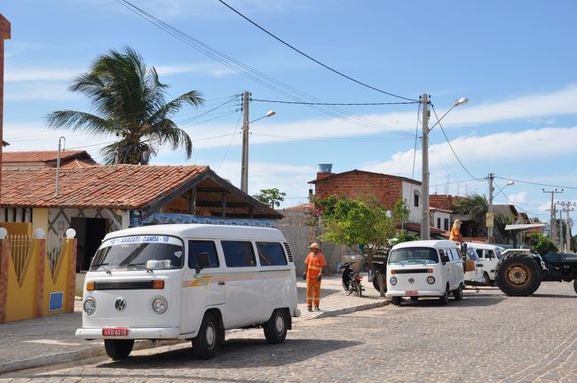 【３月２２日（日）】<br /><br />今日はナタルへ移動する。<br /><br />　カノア・ケブラーダの最寄りの都市であるアラカチからナタルへ行くバスが出ている。ミニバスで向かった。ミニバスで向かった。