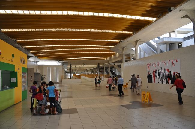 この日の午後１時３０分のバスで次の目的地マセイオへ向かった。レシフェからマセイオまでは４時間。<br />パジュサラビーチに宿を取ることにした。