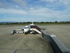 仙台空港ではピア棟に到着。
いつもより歩かされます。

J-AIRの機体を見て「小さい」と発言してる人あり。
でも、この1年、ATRやSAABに乗りまくった私には
立派な機体に見えますよ(・∀・)