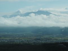 翌朝、部屋からの景色。

朝食のあとは
別棟の温泉で朝風呂タイム♪