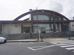 ●JR下総神崎駅

この駅の開業は、1898年。
当時は、成田鉄道の郡駅（こおりえき）としてスタートしました。
現在の駅名に改名されたのは、1957年のことです。