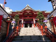二木の菓子の上にはなぜか、摩利支天徳大寺があります。
真っ赤で素敵です。
日本三大摩利支天が奉られる、由緒あるお寺だそうです。