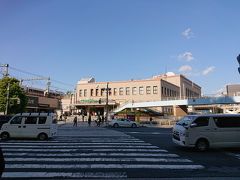 時間は２時前。
上野駅を横目に、上野公園に向かいます。