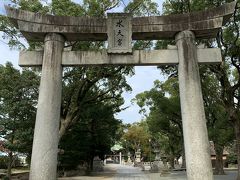 久留米駅から車で2分ほどで水天宮に到着。ここは全国水天宮の総本宮！にも関わらず誰もいない！貸し切り状態でお参りです。