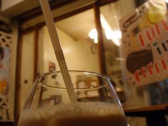 うろうろとして少々疲れました。それに、水分の補給もしなければ！
と、見つけたお店ichi coffeeで休憩することに。
写真は黒糖豆乳です。疲れた身体に優しい味がおいしかったです。