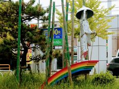 「菅原孝標の女」の像です。
この時代って女性は名前が残らないんですかね？
ちなみに女っていっても奥さんとか彼女じゃなくって
娘のことなのね。
常識？？歴史に疎くて・・・